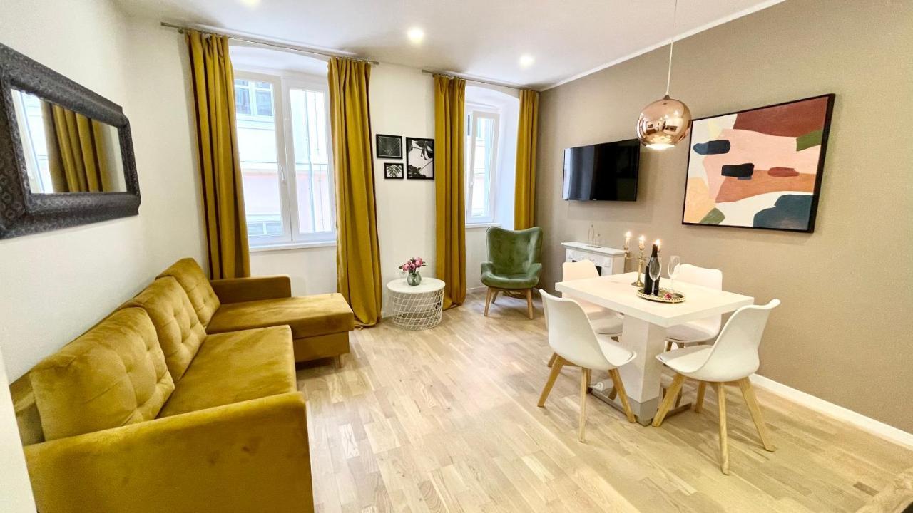 Hedone Luxury 3 Apartments With Free Parking بولا المظهر الخارجي الصورة