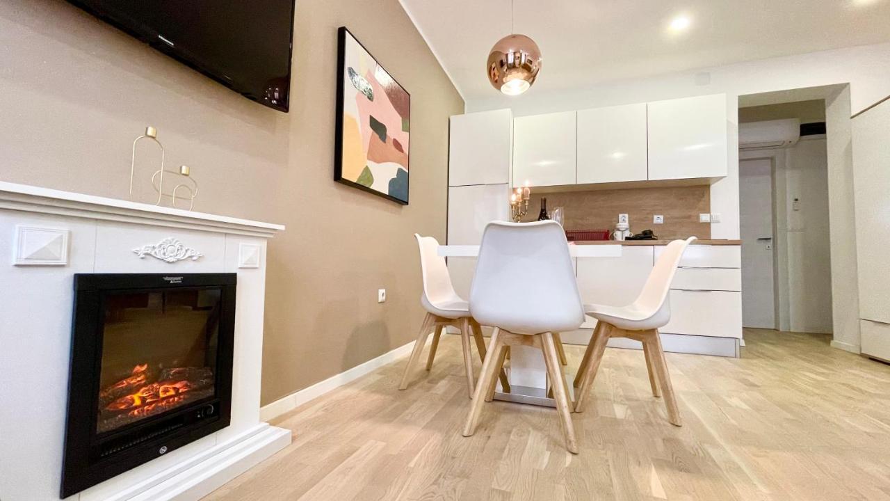 Hedone Luxury 3 Apartments With Free Parking بولا المظهر الخارجي الصورة
