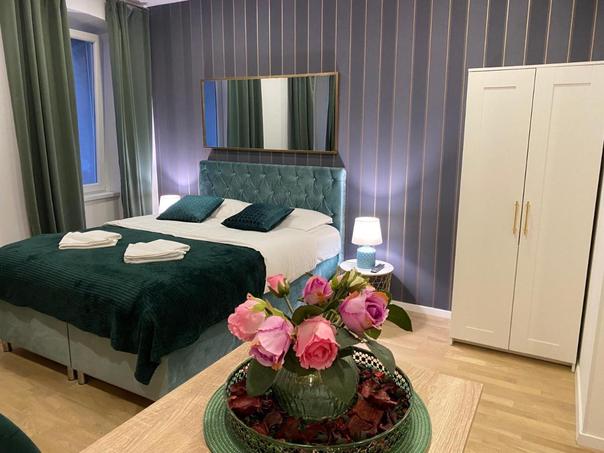 Hedone Luxury 3 Apartments With Free Parking بولا المظهر الخارجي الصورة